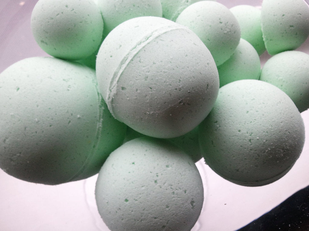 14 bath bombs in Issey Miyake (L'Eau D'Issey Pour Homme Type) fragrance gift bag bath fizzies, relax while you moisturize your skin