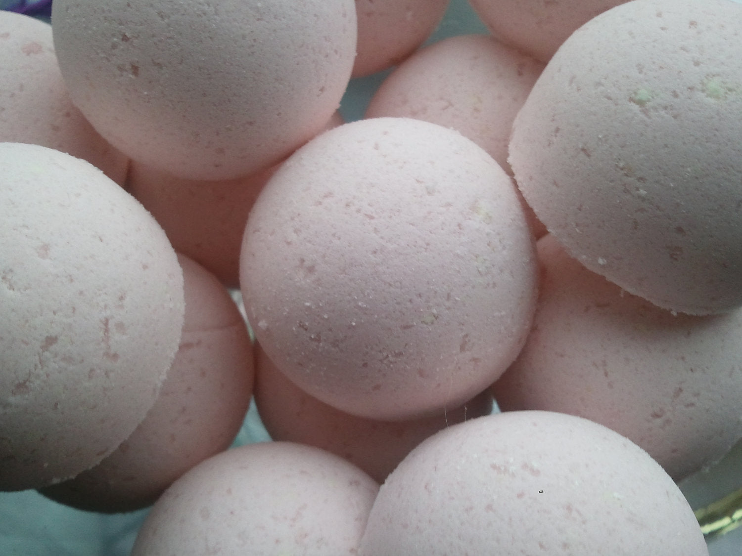 14 bath bombs (Candy Cane) gift bag bath fizzies, great for kids, with our ultra rich oil blend